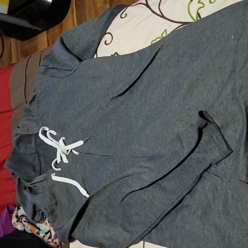 (4 items for $ 20)Grey tshirt hoodie